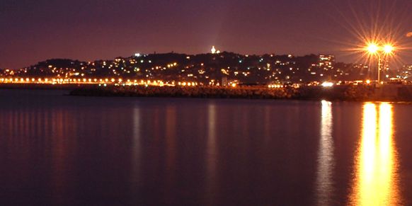 la baie de Marseille by night